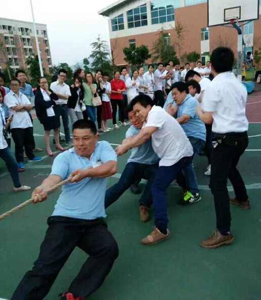 赣州深联PCB厂拔河比赛开幕啦。。